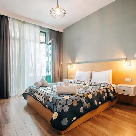 Arc Tirana ホテル Yzberishti