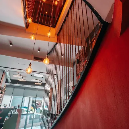 Arc Tirana ホテル 3*