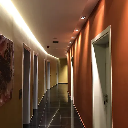 Arc Tirana ホテル