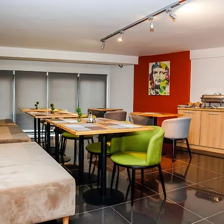 Arc Tirana ホテル