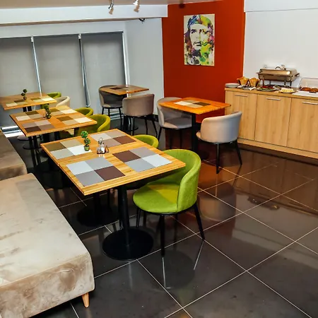 Arc Tirana 3*