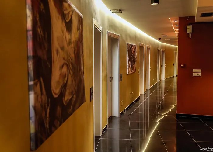 Arc Tirana Hotel Yzberish